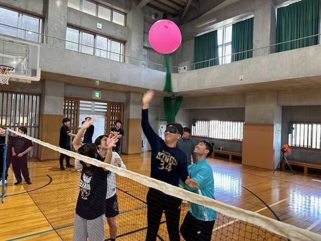 『風船バレーボールで交流』福祉文化学科7ゼミ合同レクリエーション