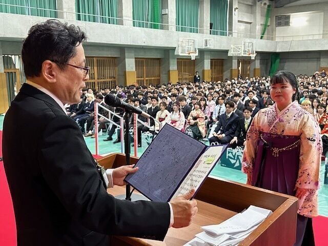 2024年度 沖縄大学卒業式・大学院修了式を挙行しました。