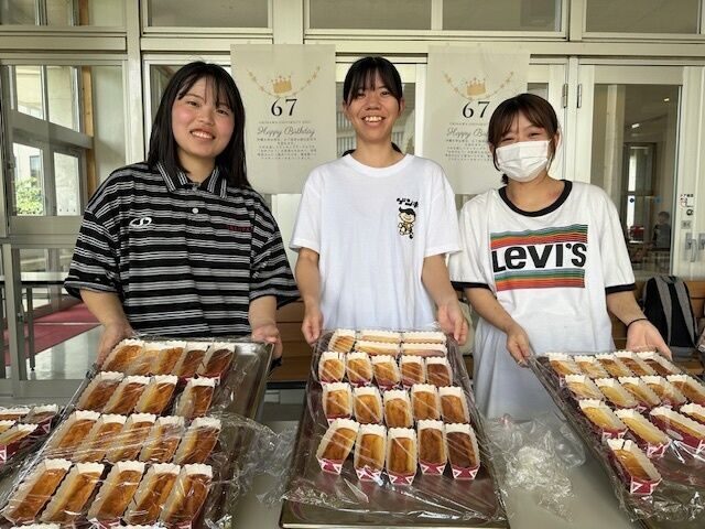 67回目の創立記念日を祝して『クッキングサークル製作のチーズケーキ配布』