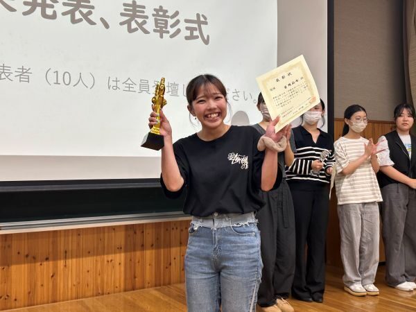 「5分にそれぞれの想いを詰め込んで」ぺちゃくちゃプレゼン大会・国コム1年次ゼミ