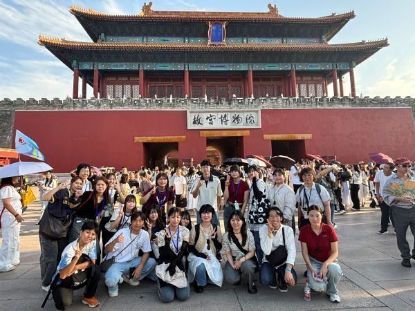 6名の学生が中国・北京語言大学を訪問