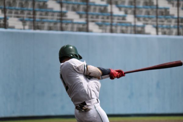 『ベストナイン賞に知念新選手！ 沖縄県地区予選では3位』硬式野球部